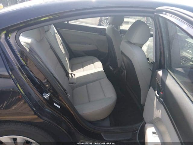 2017 HYUNDAI ELANTRA SE 8