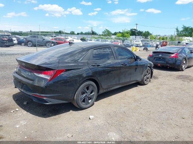 2021 HYUNDAI ELANTRA SEL 4