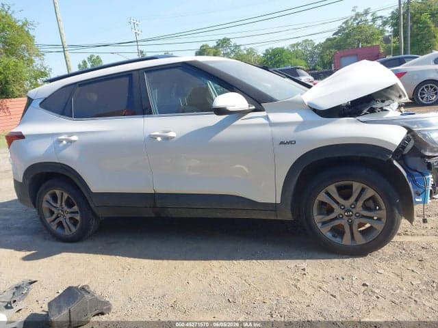 2021 KIA SELTOS S 12