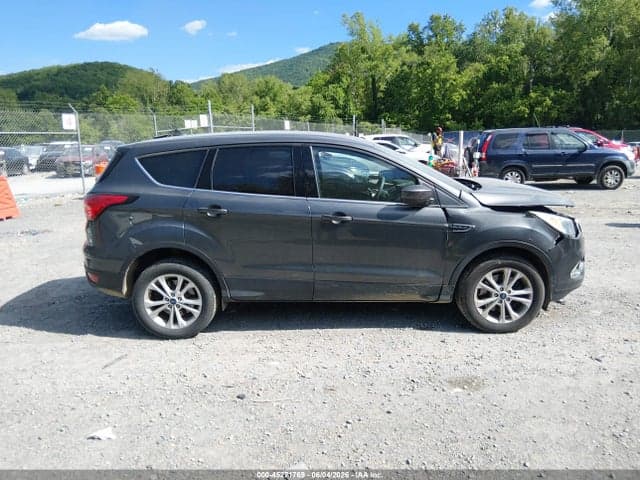 2019 FORD ESCAPE SE 13