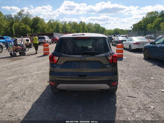 2019 FORD ESCAPE SE 16