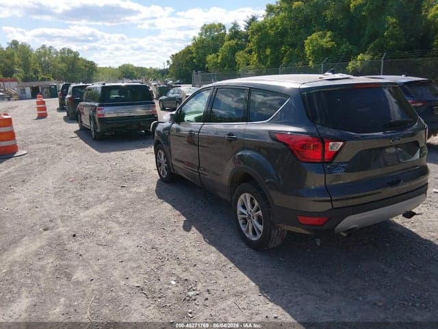 2019 FORD ESCAPE SE 3