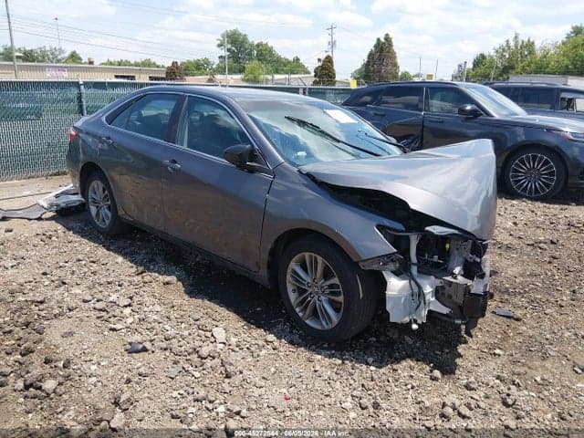 2017 TOYOTA CAMRY SE - 1