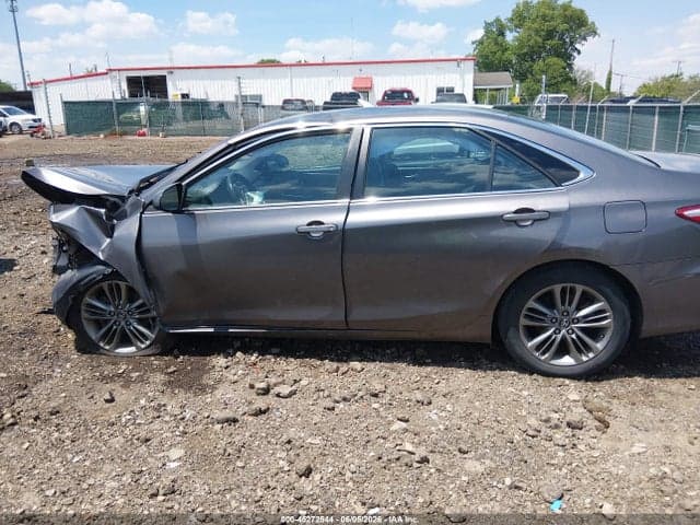 2017 TOYOTA CAMRY SE 15