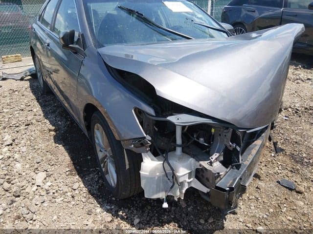 2017 TOYOTA CAMRY SE 18