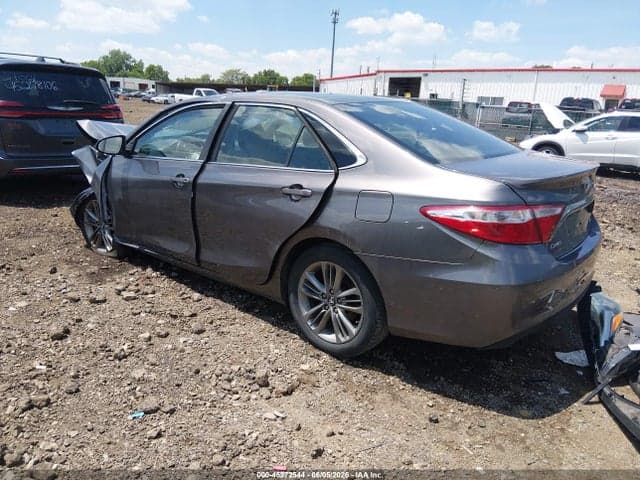 2017 TOYOTA CAMRY SE 3