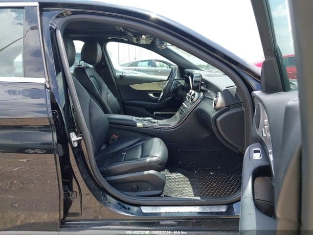 2019 MERCEDES-BENZ C 300 5
