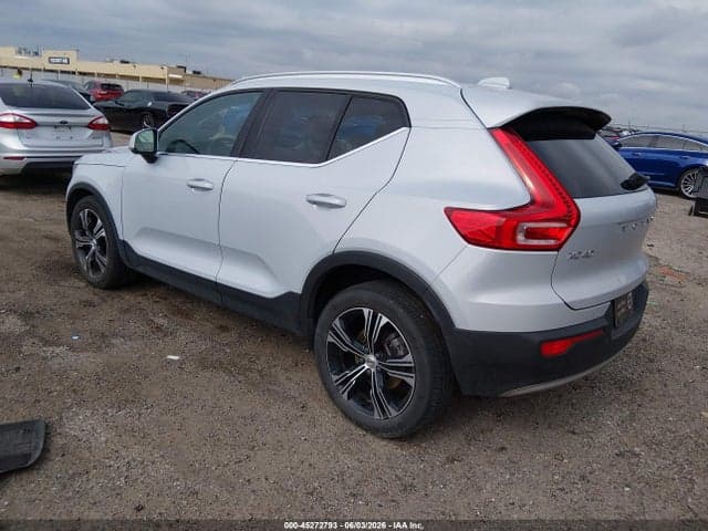 2021 VOLVO XC40 T5 3