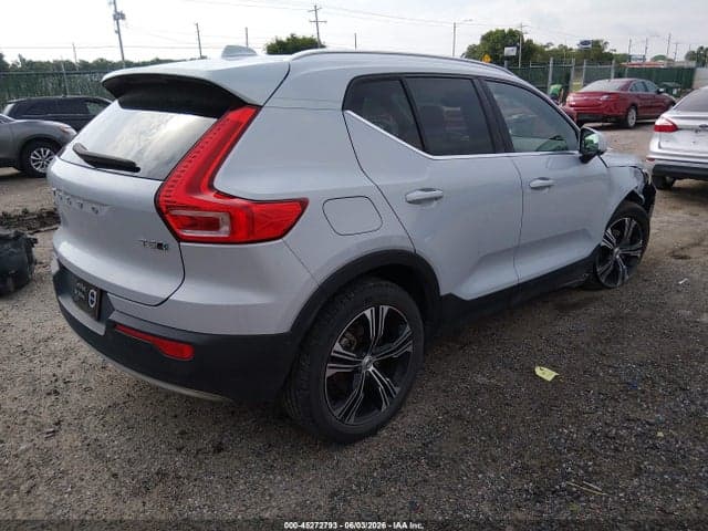 2021 VOLVO XC40 T5 4