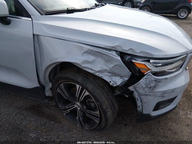 2021 VOLVO XC40 T5 6