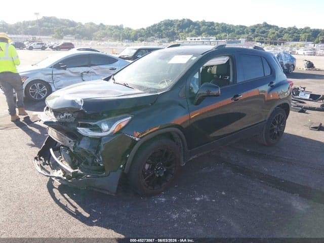 2020 CHEVROLET TRAX FWD LT 2