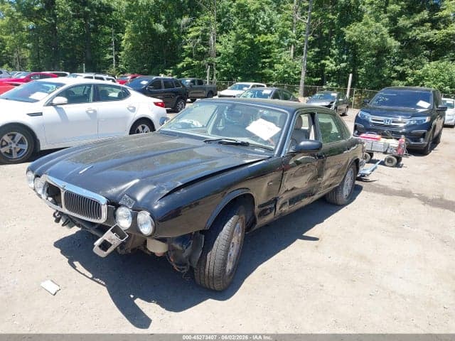 2001 JAGUAR XJ8 2