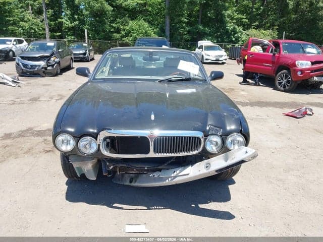 2001 JAGUAR XJ8 6