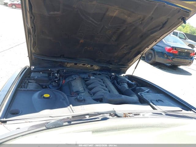 2001 JAGUAR XJ8 10