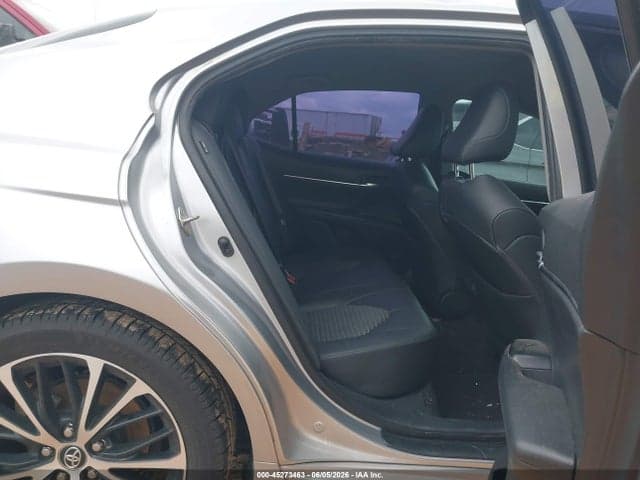 2020 TOYOTA CAMRY SE 8