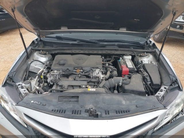 2020 TOYOTA CAMRY SE 10