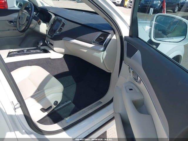 2022 VOLVO XC90 T5 5