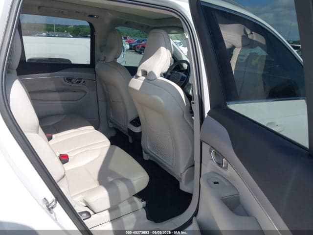 2022 VOLVO XC90 T5 8