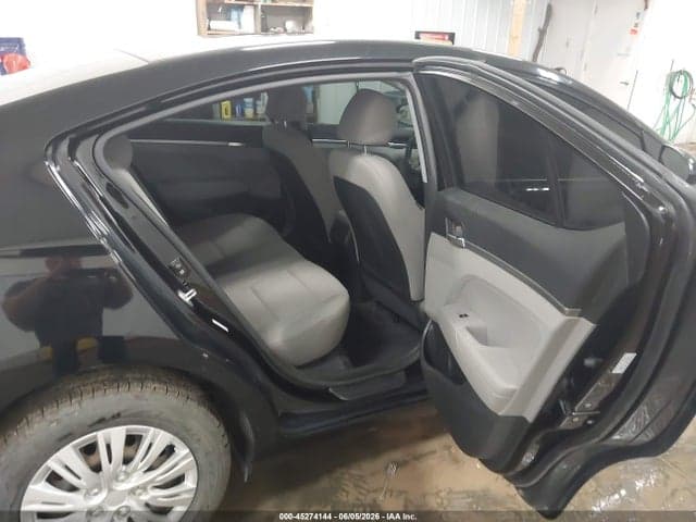 2020 HYUNDAI ELANTRA SE 8