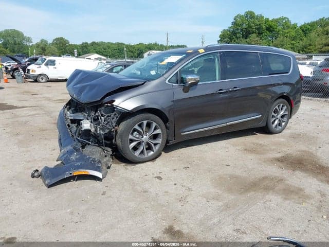 2017 CHRYSLER PACIFICA LIMITED 2
