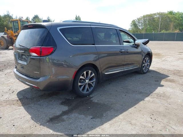2017 CHRYSLER PACIFICA LIMITED 4
