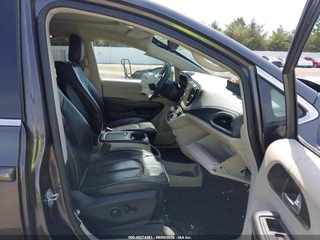 2017 CHRYSLER PACIFICA LIMITED 5