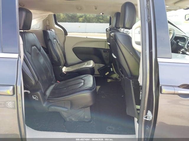 2017 CHRYSLER PACIFICA LIMITED 8