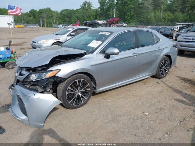 2018 TOYOTA CAMRY SE 2