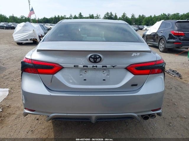 2018 TOYOTA CAMRY SE 17