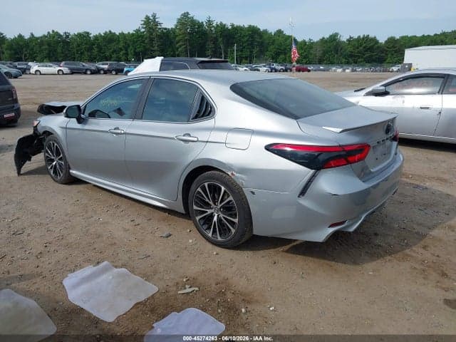2018 TOYOTA CAMRY SE 3