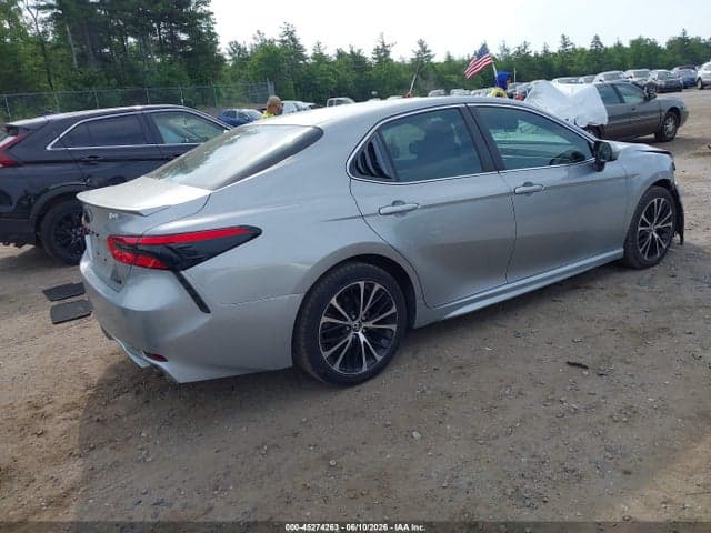 2018 TOYOTA CAMRY SE 4