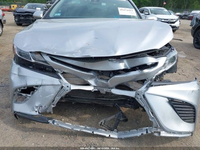 2018 TOYOTA CAMRY SE 6