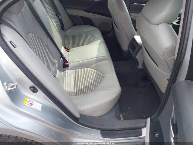 2018 TOYOTA CAMRY SE 8
