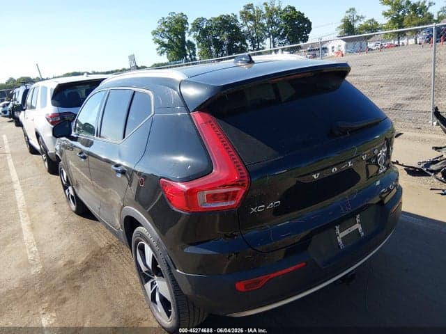 2020 VOLVO XC40 T5 3