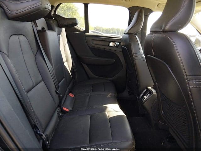 2020 VOLVO XC40 T5 8