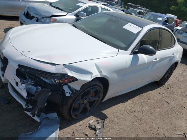 2020 ALFA ROMEO GIULIA TI SPORT AWD 2