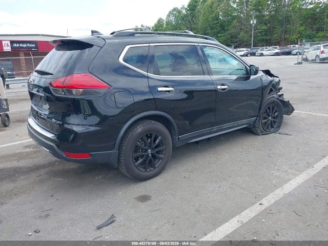 2017 NISSAN ROGUE SV 4
