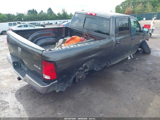 2020 RAM 1500 CLASSIC SLT 4X4 6'4 BOX 4