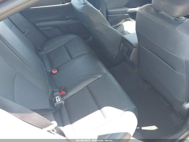 2026 TOYOTA CAMRY XLE 8