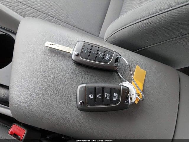 2021 HYUNDAI ELANTRA SE 11