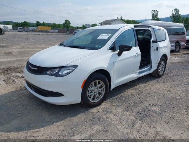 2026 CHRYSLER VOYAGER LX 2