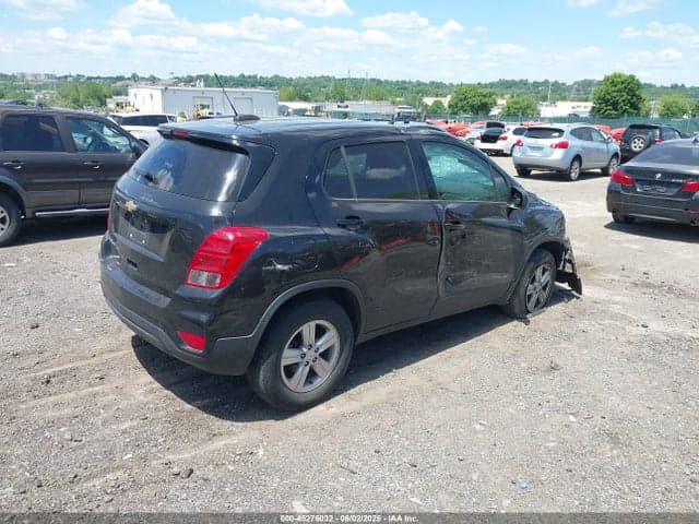 2020 CHEVROLET TRAX AWD LS 4