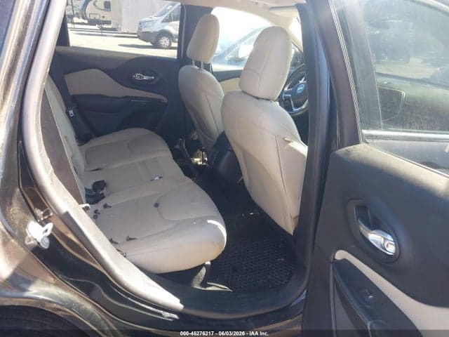 2017 JEEP CHEROKEE LATITUDE 4X4 8