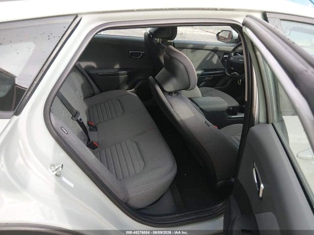 2025 KIA K4 EX 8