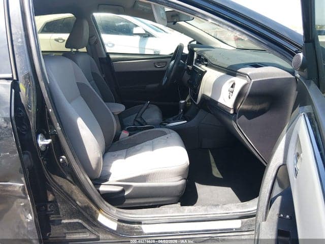 2017 TOYOTA COROLLA LE 5