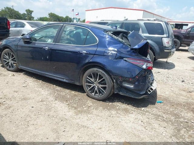 2022 TOYOTA CAMRY SE 3