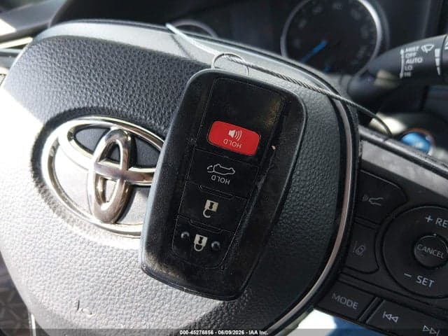 2022 TOYOTA RAV4 HYBRID SE 11