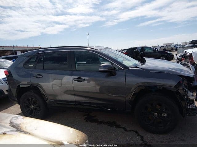 2022 TOYOTA RAV4 HYBRID SE 14
