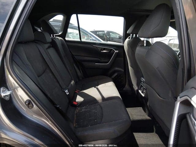 2022 TOYOTA RAV4 HYBRID SE 8