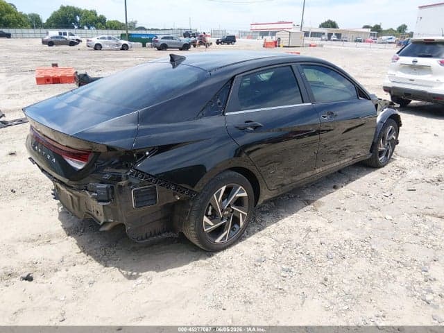 2024 HYUNDAI ELANTRA SEL 4